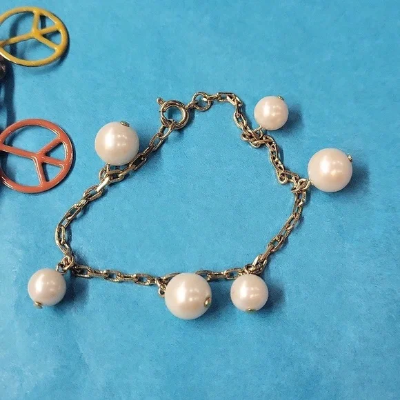 6 bracelets - Picture 2 of 8